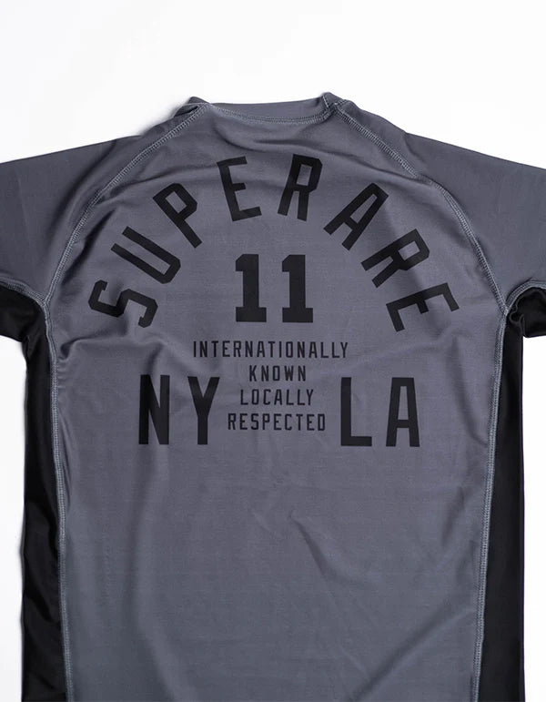 Superare - Locally Respected Short Sleeve Rash Guard - Grey/Black